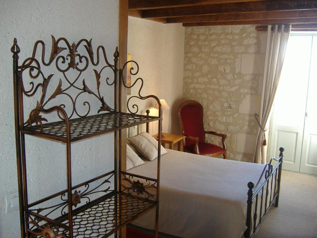 Logis Auberge De Crissay Bilik gambar